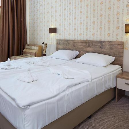 Hotel Lira Σάνι Μπιτς Εξωτερικό φωτογραφία