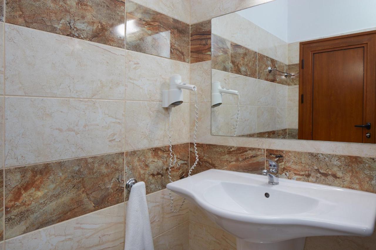 Hotel Lira Σάνι Μπιτς Εξωτερικό φωτογραφία